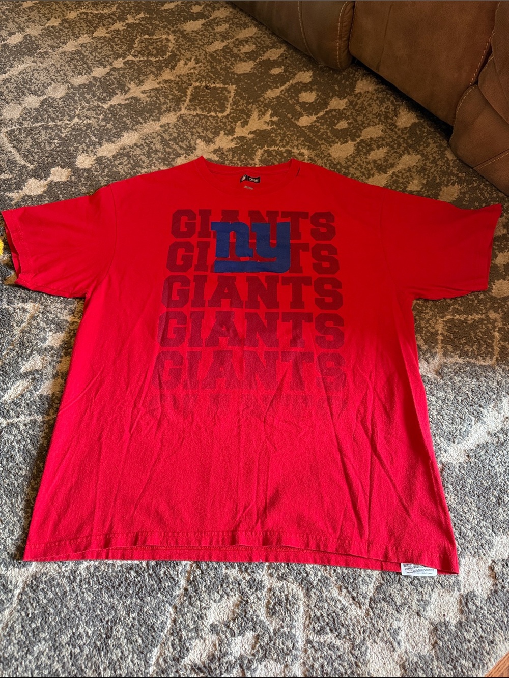 NFL Red Short Sleeve Giants Repeat Logo Tee with Blue Emblem